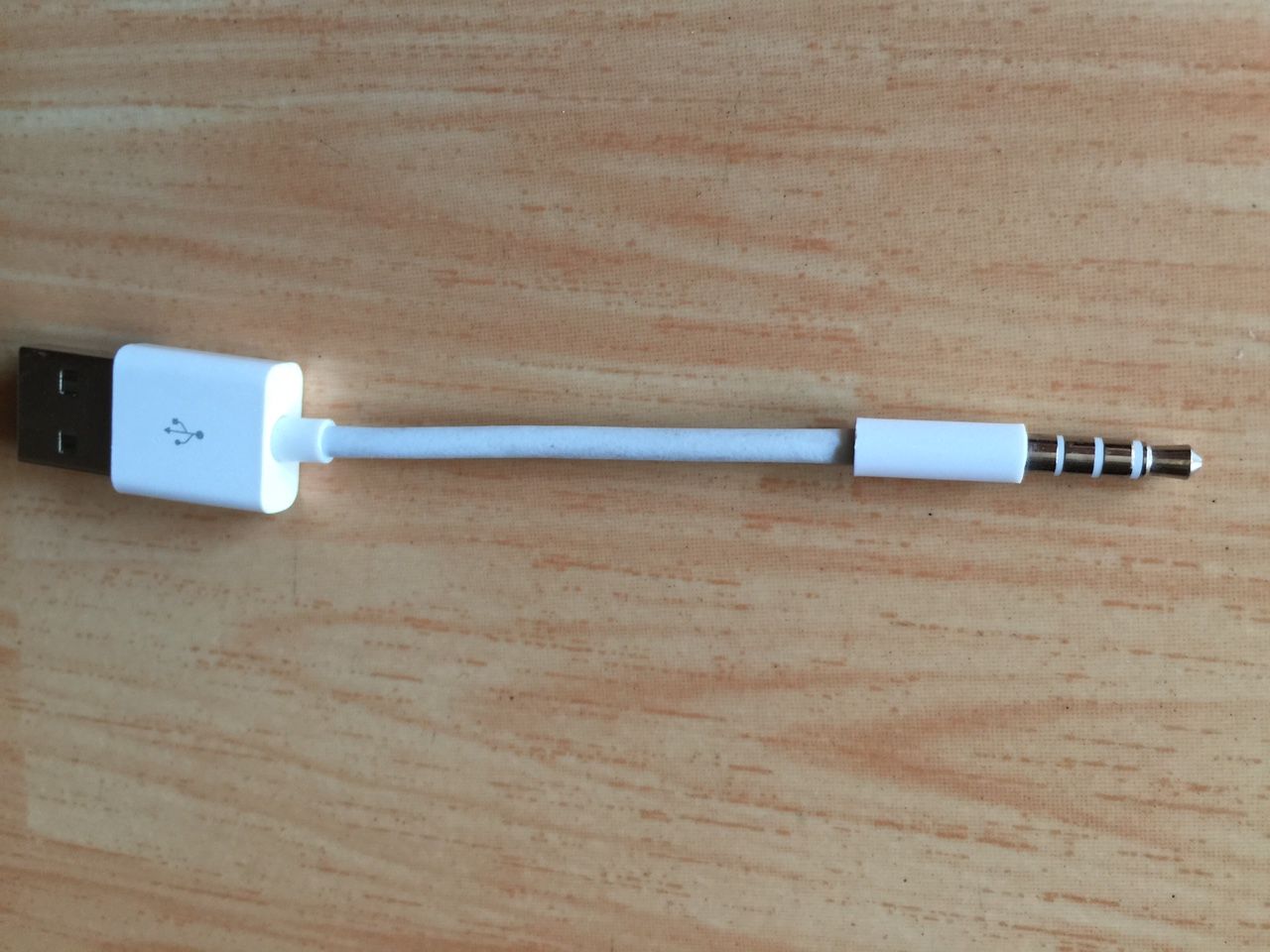 Dây Apple mini 3.5mm ra USB A charge iPod